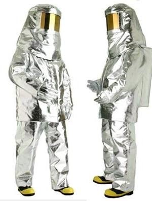 Bộ quần áo tráng bạc