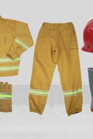 Bộ quần áo phòng cháy chữa cháy.